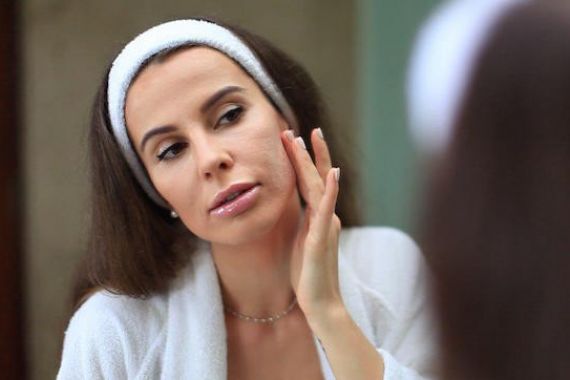 Cukupkah Membersihkan Make up Hanya dengan Tisu Pembersih? - JPNN.COM
