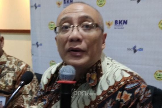 Kepala BKN Pesimistis Masalah Honorer K2 Tuntas 2023 - JPNN.COM