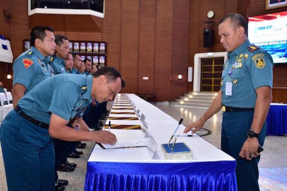 17 Kepala Satuan Kerja Markas Detasemen Mabesal Teken Pakta Integritas - JPNN.COM