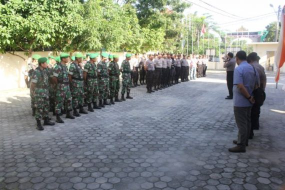 Kantor KPU Bandarlampung Dijaga Ketat Ratusan Polisi dan TNI - JPNN.COM