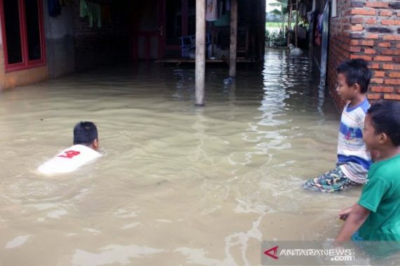 Penyebab Banjir di Karawang Versi BPBD - JPNN.COM