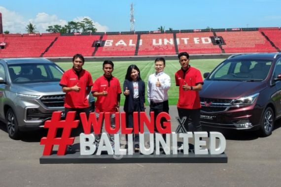 Sasar Penggemar Sepak Bola, Wuling Jadi Sponsor Bali United - JPNN.COM