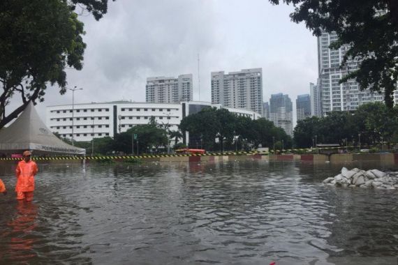 Underpass Kemayoran Lenyap Ditelan Banjir Tujuh Meter - JPNN.COM