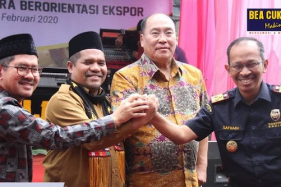 Bea Cukai Aceh Kawal PT GGF Memajukan Aceh Melalui Pisang Cavendish - JPNN.COM
