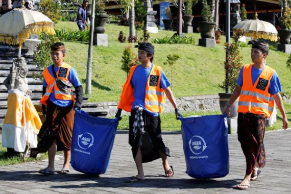 12.500 Sukarelawan Bersihkan Sampah di Bali - JPNN.COM