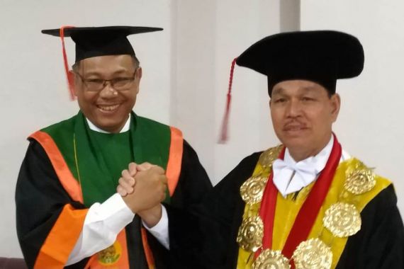 Diwisuda, Akhyar Siap Mengaplikasikan Ilmunya untuk Membangun Kota Medan - JPNN.COM