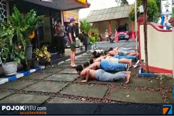 Bangga Pesta Miras Berpakaian Seragam Sekolah, Tak Berdaya saat Dijemput Polisi - JPNN.COM