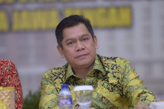 Adies Kadir: Azis Syamsuddin tengah Menjalani Isolasi Mandiri - JPNN.COM
