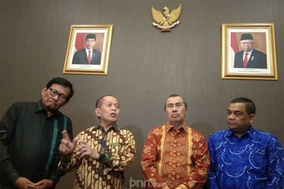 MPR RI: Gubernur Riau Khawatir dengan Amendemen UUD 1945 - JPNN.COM