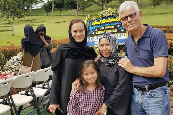 Keluarga Mendiang Ashraf Sinclair Gelar Tahlilan di Malaysia - JPNN.COM