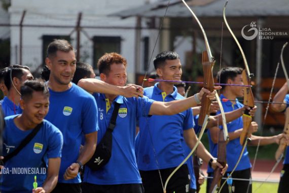 Persib Bandung Belum Menggelar Latihan Bersama, Ternyata Ini Penyebabnya - JPNN.COM
