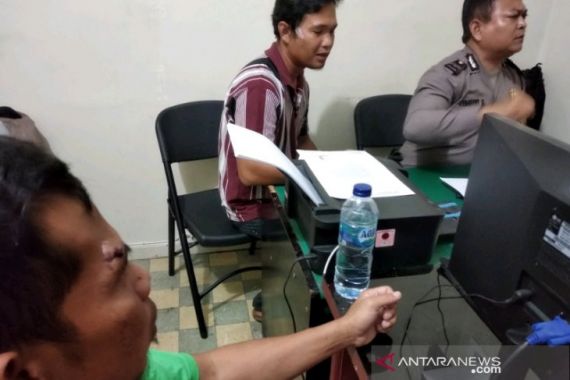 Edan, Jaksa Hantam Kepala Terdakwa Bebas Murni Pakai Pistol - JPNN.COM