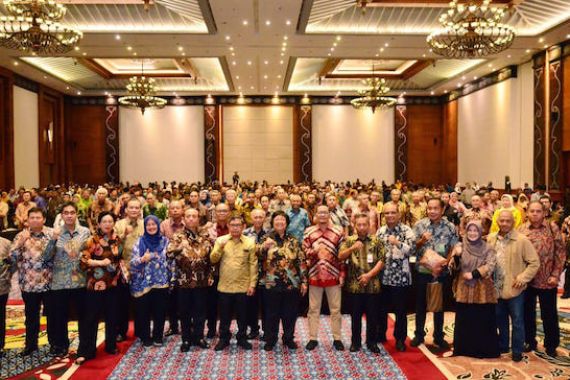 Menteri Siti: Jajaran LHK Pusat dan Daerah Harus Bersenyawa - JPNN.COM