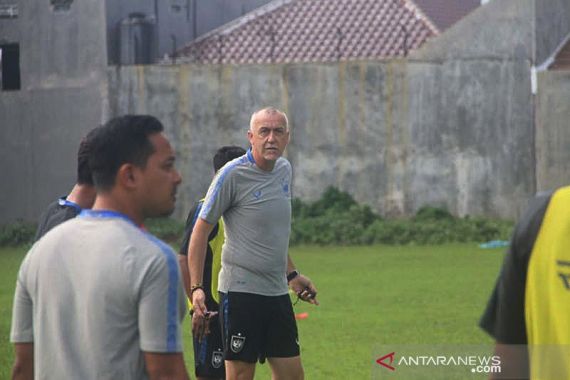 Liga 1 2021 Masih Buram: Pelatih PSIS Berencana Tambah Pemain - JPNN.COM