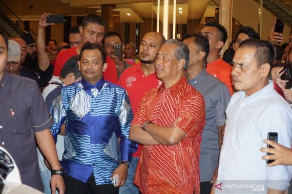 PM Malaysia Mengkarantina Diri Selama 14 Hari - JPNN.COM