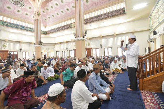 Sampai ke Masjid, Fadel Muhammad Sosialisasikan Wacana Amendemen UUD - JPNN.COM