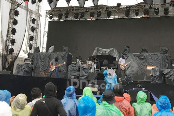 Buka JogjaROCKarta 2020, Kelompok Penerbang Roket Pamer 'Dikejar Setan' - JPNN.COM