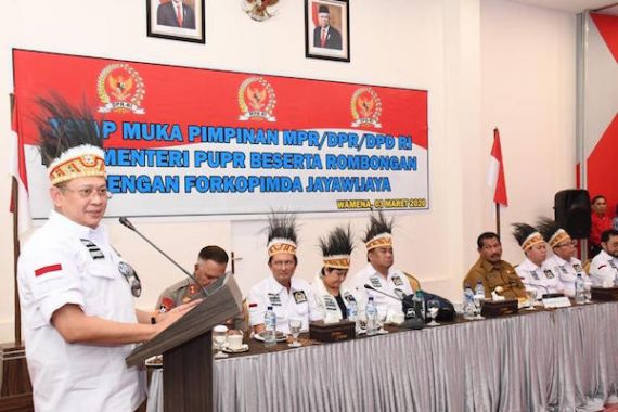Ukir Sejarah Baru, Pimpinan MPR RI, DPR RI dan DPD RI Kunker Bersama ke Papua - JPNN.COM