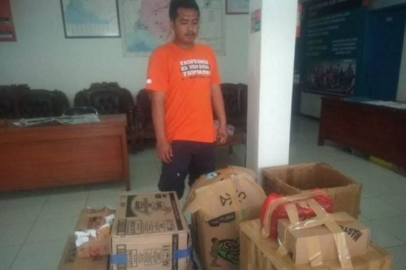 Bantuan Logistik untuk Korban Bencana Lebak Terus Mengalir - JPNN.COM
