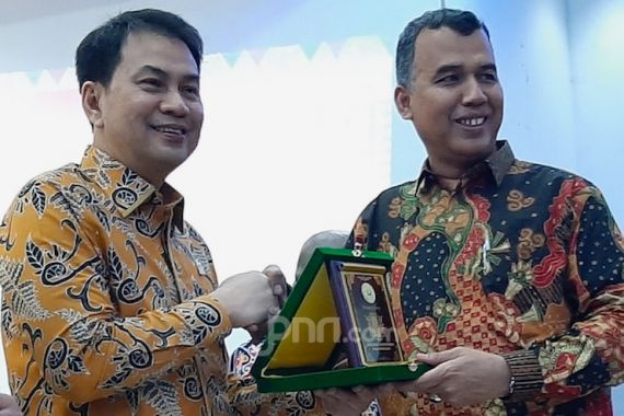 Kunjungi Aceh, Bang Aziz Ajak Mahasiswa Ikut Aktif Berantas Korupsi - JPNN.COM