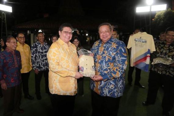 Airlangga Hartarto Bawa Pengurus Golkar Temui Pak SBY, Inilah Hasilnya - JPNN.COM
