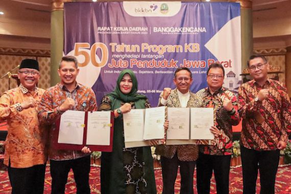 Dorong Kesejahteraan Keluarga Indonesia, Bank BJB Sepakati Kerja Sama dengan BKKBN Jawa Barat - JPNN.COM