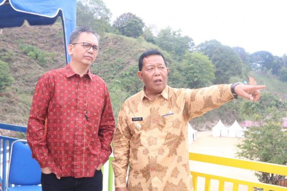 Bupati Dahlan Hasan Minta Bantuan Sihar Sitorus Selesaikan Persoalan Ladang Ganja di Madina - JPNN.COM