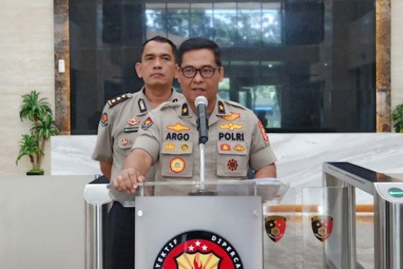 Ruslan Buton, Pecatan TNI yang Minta Jokowi Mundur Ditahan di Bareskrim - JPNN.COM