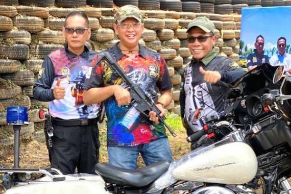 Legislator Championship 2020: Bamsoet Uji Kaca dan Pintu Mobil Antipeluru - JPNN.COM