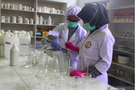 Kemenperin Memastikan Produk Industri Farmasi Dalam Negeri Sudah Sesuai Standar - JPNN.COM