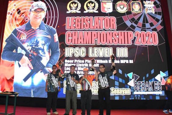 Bamsoet Sabet Juara 3 Legislator Championship 2020 Kelas Executive Pistol Sipil - JPNN.COM