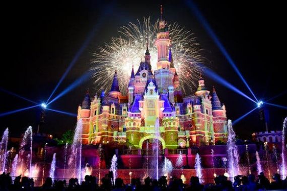China Lockdown Lagi, Sejumlah Orang Terpenjara di Disneyland Shanghai - JPNN.COM
