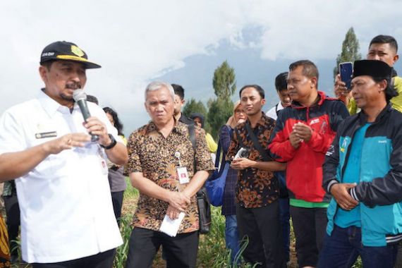 KUR Makin Diminati, Manfaatnya Mulai Dirasakan Petani Garut - JPNN.COM