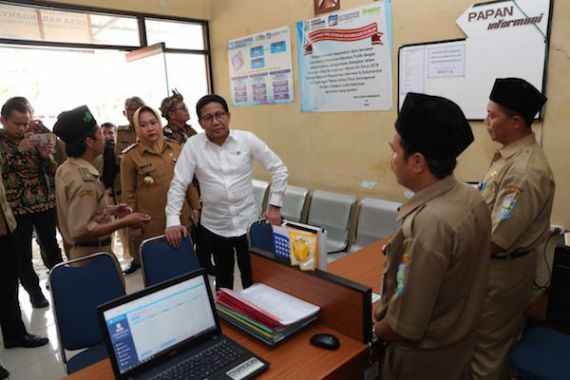 Menteri Halim Tinjau Desa Digital di Purbalingga - JPNN.COM