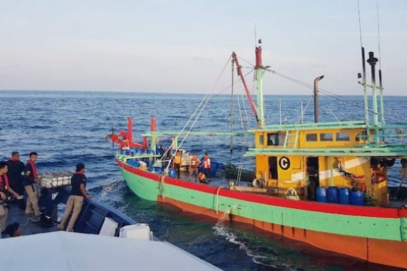 Dua kapal Ikan Asing Ilegal Kembali Ditangkap - JPNN.COM