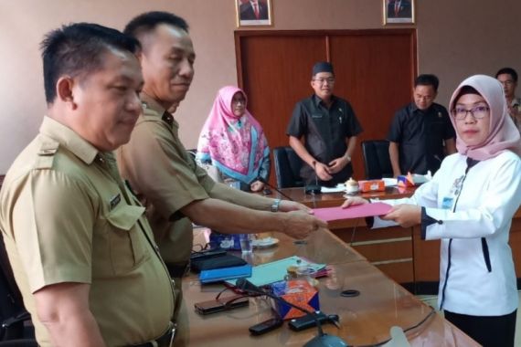 Guru Pegawai Harian Lepas juga Minta jadi PNS Tanpa Tes - JPNN.COM