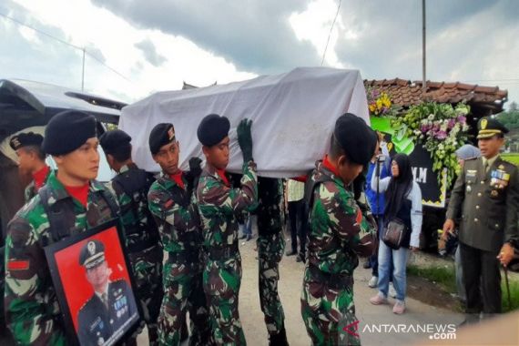 Kolonel Bambang Batal Dimakamkan di Dekat Brigjen Tukarno - JPNN.COM