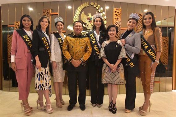 Enam Finalis Puteri Indonesia Diangkat Sebagai Duta Empat Pilar MPR RI - JPNN.COM