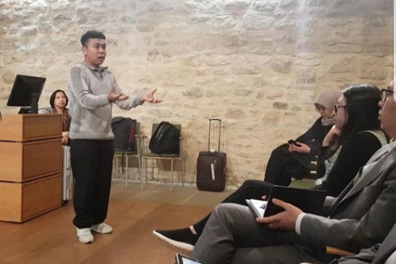 Billy Mambrasar Ajak Alumni Oxford Berkarya di Indonesia - JPNN.COM