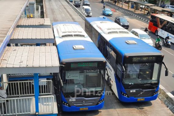 Jakarta Darurat Corona, Hari ini Transjakarta Kembali Kurangi Jam Operasional - JPNN.COM