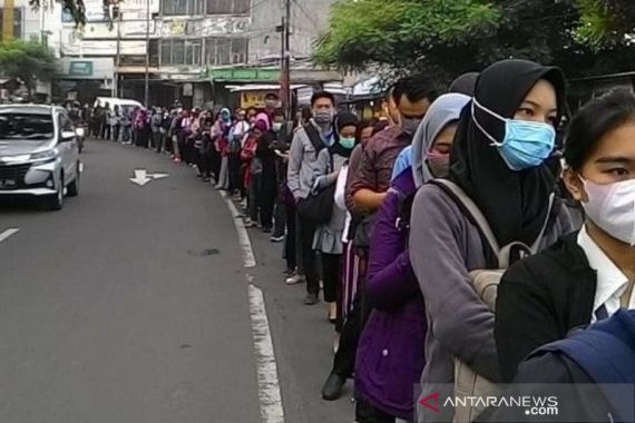Kebijakan Anies Baswedan Bikin Pelanggan TransJakarta Sewot - JPNN.COM