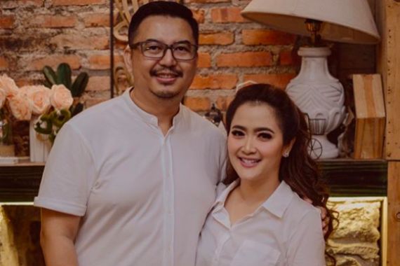 Vega Darwanti Diminta Berhenti Kerja oleh Suami, Gegara Sering Centil di TV? - JPNN.COM