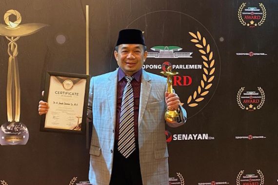 Fraksi PKS DPR RI dan Jazuli Juwaini Raih Penghargaan dari Teropong Senayan - JPNN.COM