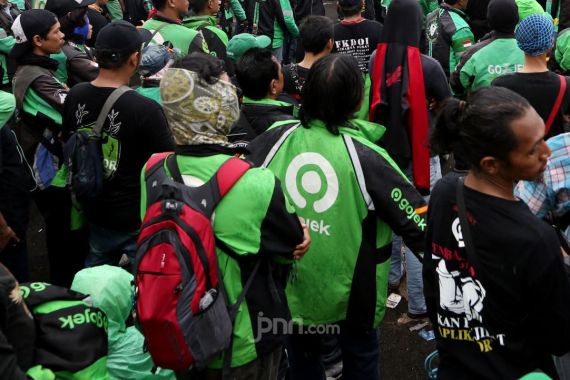 Viral Ojol Harus Bayar Rp 1.000 Saat Jemput Penumpang di Stasiun Bekasi Timur, PT KAI Beri Penjelasan, Simak - JPNN.COM