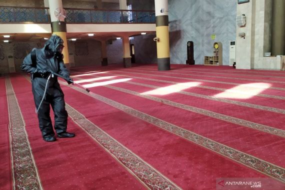 Tak Ada Lagi Kegiatan Ibadah di Masjid Raya Bandung - JPNN.COM