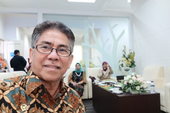 Penting! Prof Zainuddin Minta Mas Nadiem Segera Bentuk Relawan Guru - JPNN.COM