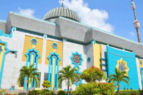 Masjid Raya JIC Tiadakan Salat Berjamaah, Pengurus Jelaskan Dasar Hukumnya - JPNN.COM