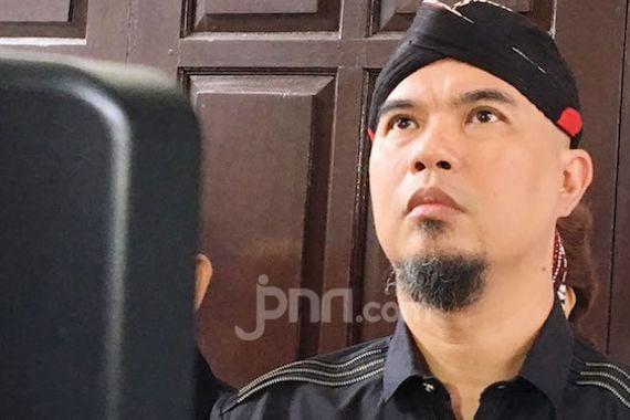 Ahmad Dhani Kembali Berkoar, Sebut Ada Konspirasi di Balik Virus Corona, Indonesia Akan Tunduk - JPNN.COM