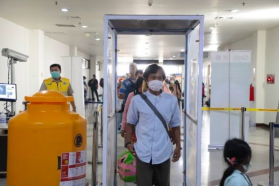 Polda Metro Jaya Mengoperasikan Tiga Bilik Disinfektan untuk Cegah Virus Corona - JPNN.COM