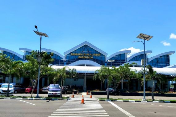 Pelayanan Taksi di Bandara Gorontalo Dibenahi - JPNN.COM